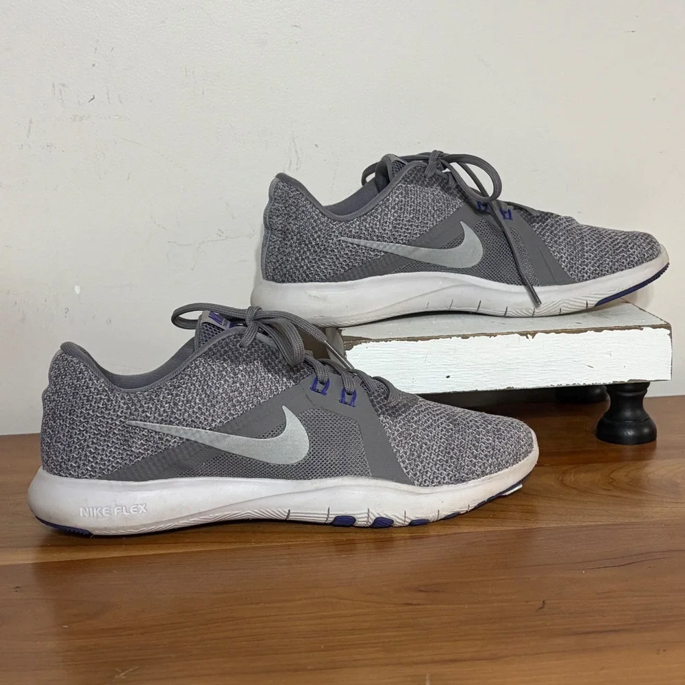 Nike Flex TR 8 Womens Training Shoes Grey Purple 924339-005 Size 8.5
